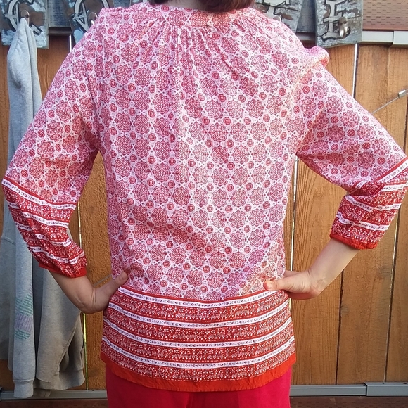 Anne Carson Red Pattern Blouse - Picture 2 of 13